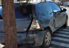 Accidente de tránsito entre dos autos en la esquina de San Martín y Buchardo