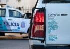 Un delincuente le arrebató la mochila a una mujer mientras caminaba por la vereda
