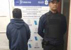 Un hombre fue detenido tras agredir a una mujer y a efectivos policiales