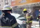 Bomberos acudieron al principio de incendio de un vehículo
