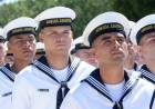 Se realizó la entrega de uniformes y jura de fidelidad a la Bandera en la Escuela de Suboficiales de la Armada