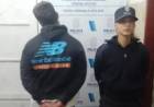Detuvieron a un hombre que golpeó a dos jóvenes para robarles una mochila y un celular