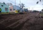 El Municipio de Coronel Rosales realiza obra de cordón cuneta en calle San Juan al 100 