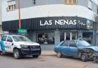 Fuerte choque entre un auto y un patrullero