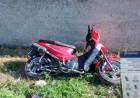 Delincuentes entraron a un patio, robaron una moto y la abandonaron en un descampado