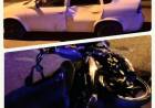Un menor de edad que circulaba en una moto sufrió una fractura en la pierna tras chocar con un auto