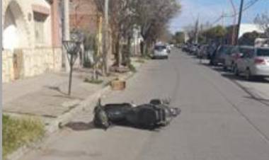 Accidente de tránsito entre un auto y una moto