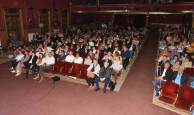 Se realizó la entrega de reconocimientos a 25 adultos mayores destacados del distrito 