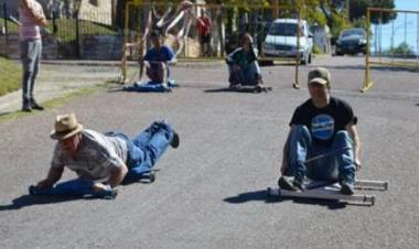 Se invita a las familias rosaleñas a la carrera de carritos a rulemanes
