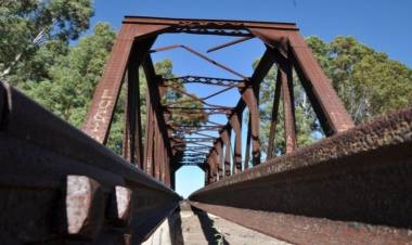 Proponen reactivar el tren de pasajeros que realizaba el recorrido Bahía Blanca a Punta Alta