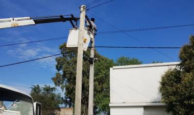 El Municipio también instaló nuevas luminarias en Bajo Hondo y Villa del Mar