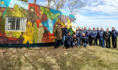 En Puerto Rosales se presentó un mural en homenaje a los héroes de Malvinas