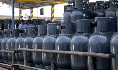 Programa Hogar: aumentan 160% los subsidios de las garrafas