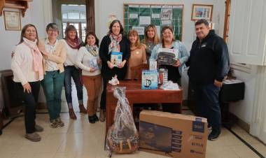 Los ganadores del bono contribución “Día de la Armada” recibieron sus premios