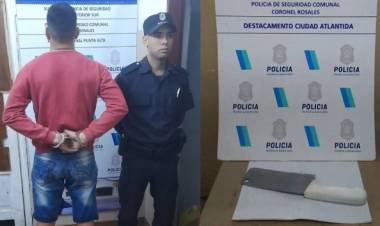 Un hombre fue detenido tras herir a otro con un cuchillo