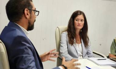 Autoridades de ABSA llegaron a la ciudad y se reunieron con el Intendente Aristimuño