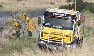 Bomberos Voluntarios de Punta Alta prestan colaboración en Villa Ventana