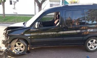 Una mujer herida tras un accidente de tránsito