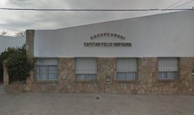 Se encontraron envoltorios sospechosos escondidos en un baño de la Escuela Especial N°501