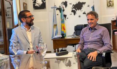 Ministro Katopodis: “Va a ser un verano muy complicado, pero tenemos un plan de contingencia mejor preparado”