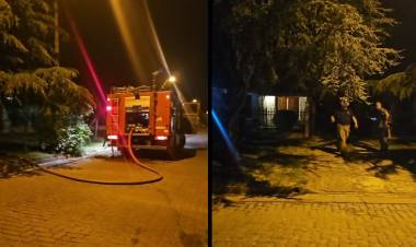 Principio de incendio en una vivienda de Alem al 300