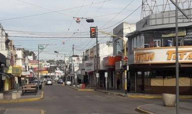 El 24 y 31 de diciembre, los comercios puntaltenses deberán cerrar a las 16 horas