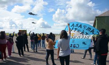 Los helicópteros Sea King arribaron a la Base Aeronaval Comandante Espora