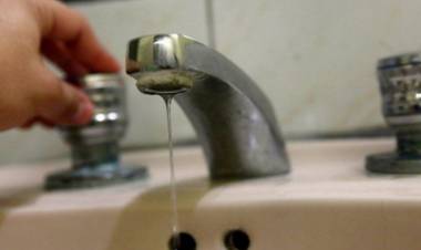 Continúan los reclamos en distintos puntos de la ciudad por baja presión de agua