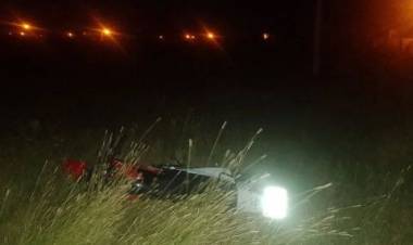 Otra moto robada aparece entre los pastos en avenida Triunvirato