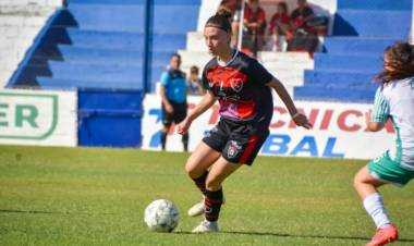 Tiene 17 años, más de 100 goles y un futuro enorme: Sofía Mattos sobresale en la Liga del Sur