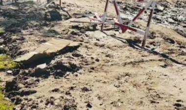 Vecinos de barrio Gaudi denuncian que quedó abandonada la obra de cloacas y sufren desbordes