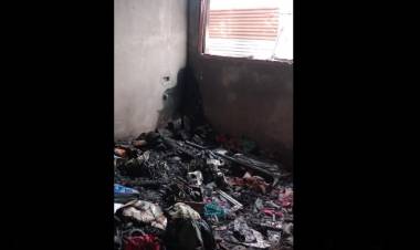 “Perdimos todo, es muy fuerte llegar y no tener nada” afirmó la propietaria de la vivienda incendiada