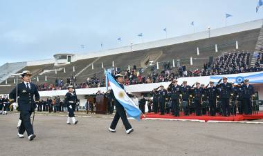 Este sábado se realizará la Ceremonia de Jura de la Bandera y entrega de espadas en Puerto Belgrano