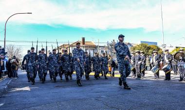 Este jueves 2 de julio, la Armada dará asueto al personal para el desfile aniversario de Punta Alta
