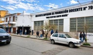 El Instituto Nº 79 deja huella con la formación de profesionales
