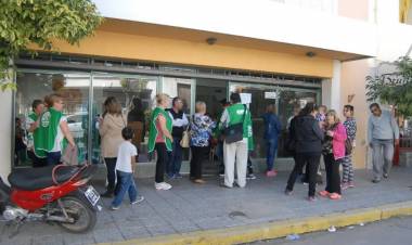 Paritaria bonaerense: el Gobierno elevó al 7 por ciento la propuesta de aumento salarial