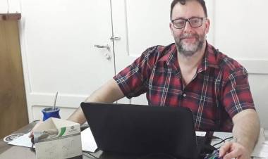 Hernán Beltramo fue oficializado como jefe distrital de Educación en Rosales