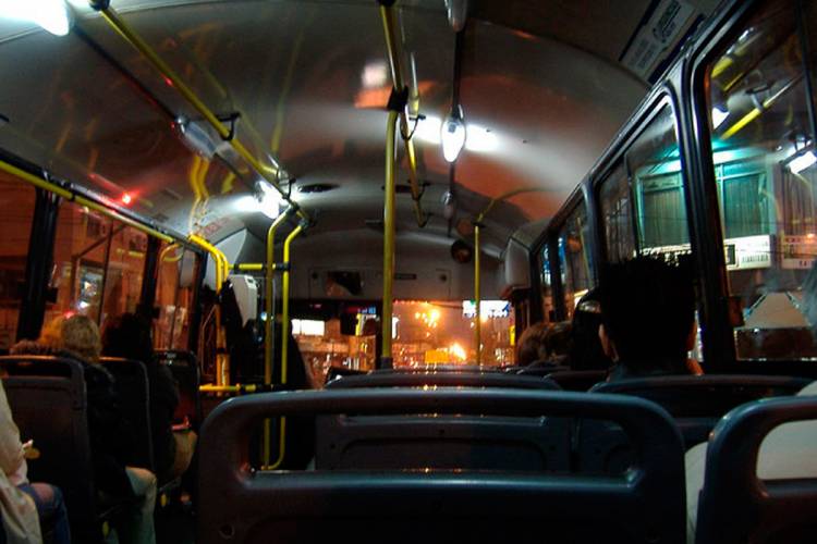Buscan a un pervertido que viajó en una línea de colectivos de una empresa local