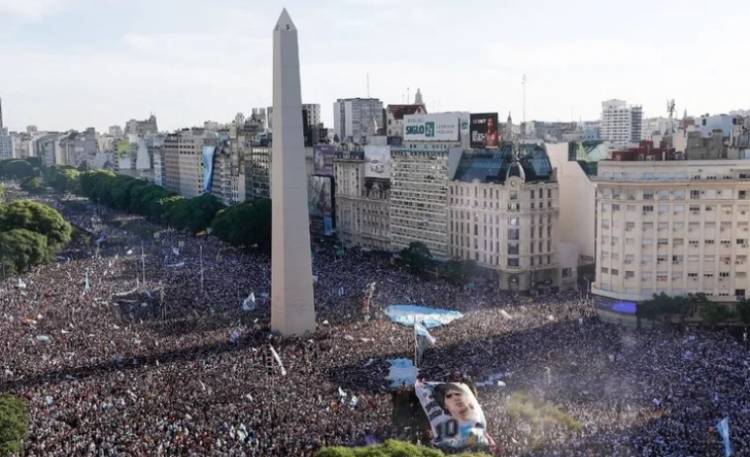 Declaran mañana feriado nacional para los festejos con la selección Argentina