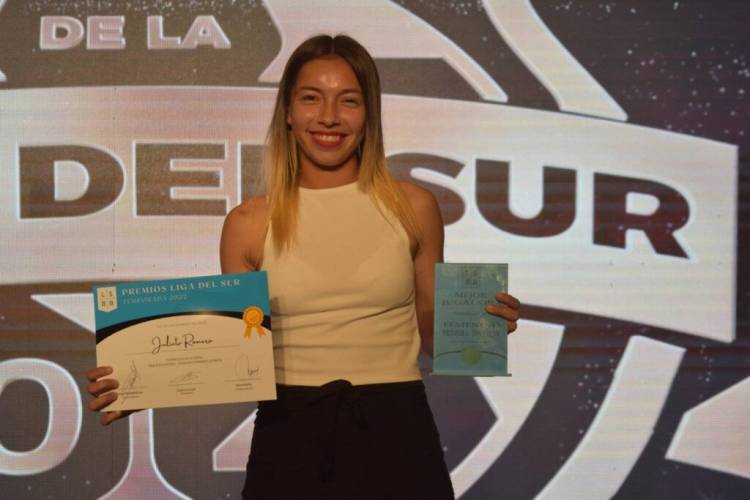La Puntaltense Julieta Romero fue distinguida como la mejor jugadora de la Liga del Sur
