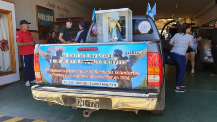 Se realiza un peregrinaje para homenajear a jóvenes bomberos fallecidos