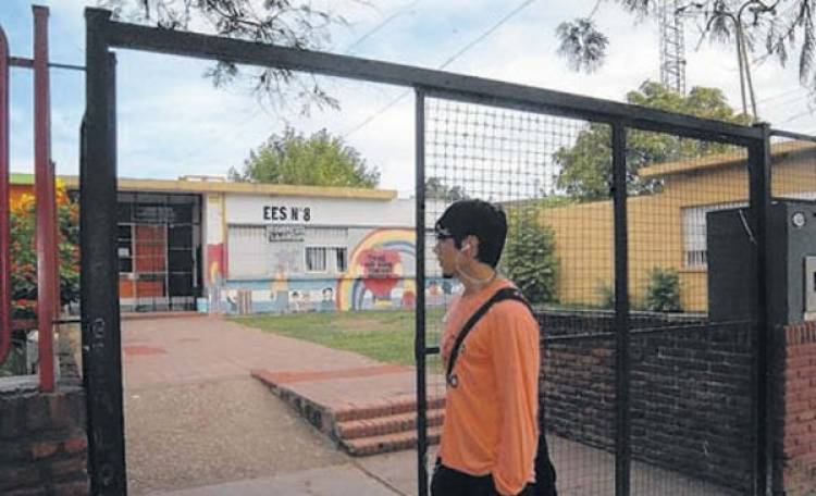 La Escuela Primaria N°22 continúa sin clases por problemas de cañerías de agua