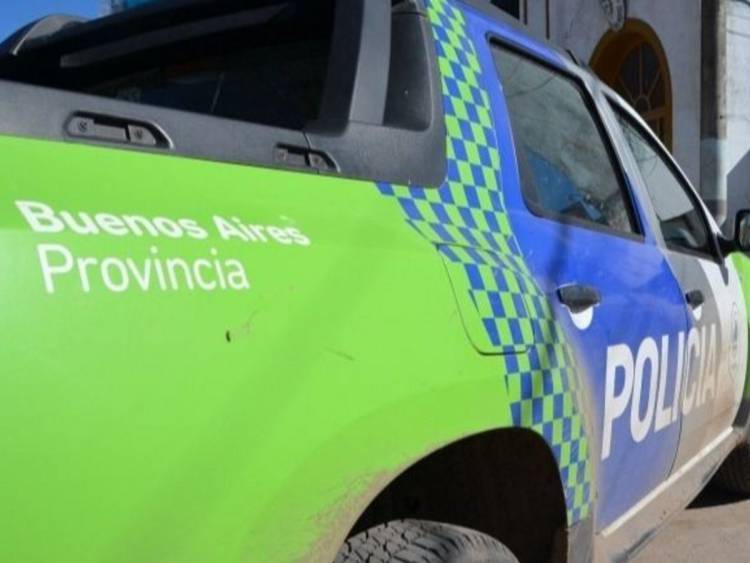 Accidente de tránsito entre un auto y una moto dejó a una persona con heridas