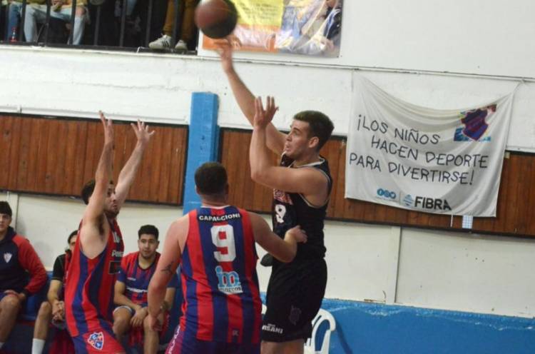 Básquet: Pellegrini quedó eliminado ante Velocidad y Resistencia en Bahía Blanca