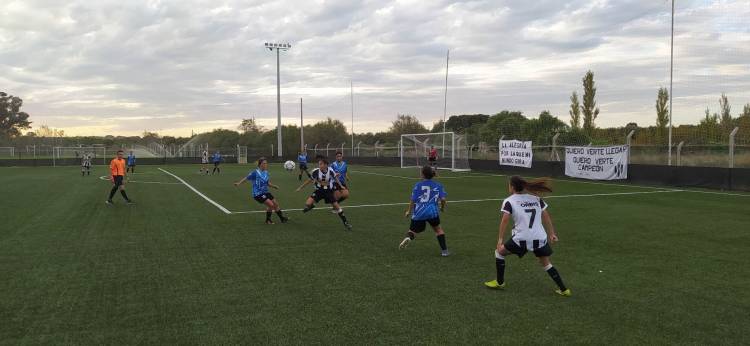 Femenino: FC Puerto Belgrano caía 2 a 0 frente a Liniers y el partido fue suspendido a los 18 min del segundo tiempo
