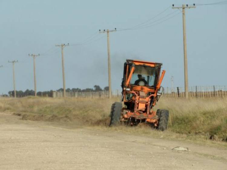El Municipio realiza importante reconstrucción y mantenimiento de caminos Paso Mayor