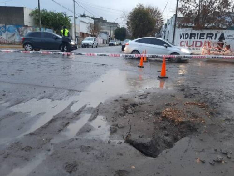 Corte de tránsito en Alberdi y Roca, por falta de finalización en obra de ABSA