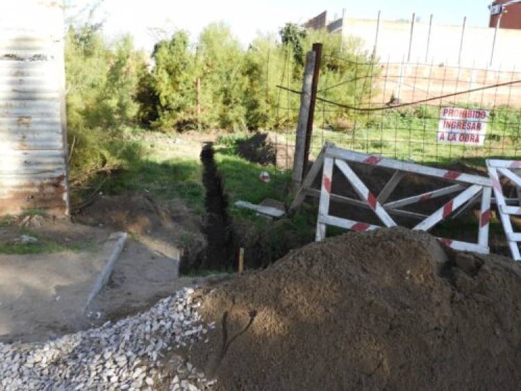 El Municipio inició una obra de construcción de desagües pluviales en calle Remedios de Escalada 