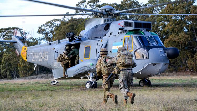 Se realizó una instrucción y adiestramiento básico helitransportado en Baterías