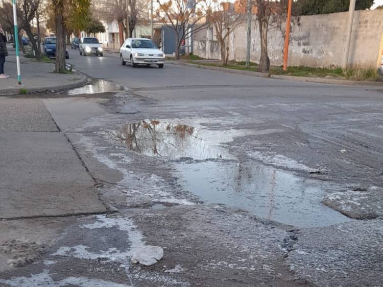 El Municipio solicita circular con precaución por la presencia de escarcha debido a pérdidas de agua de ABSA 